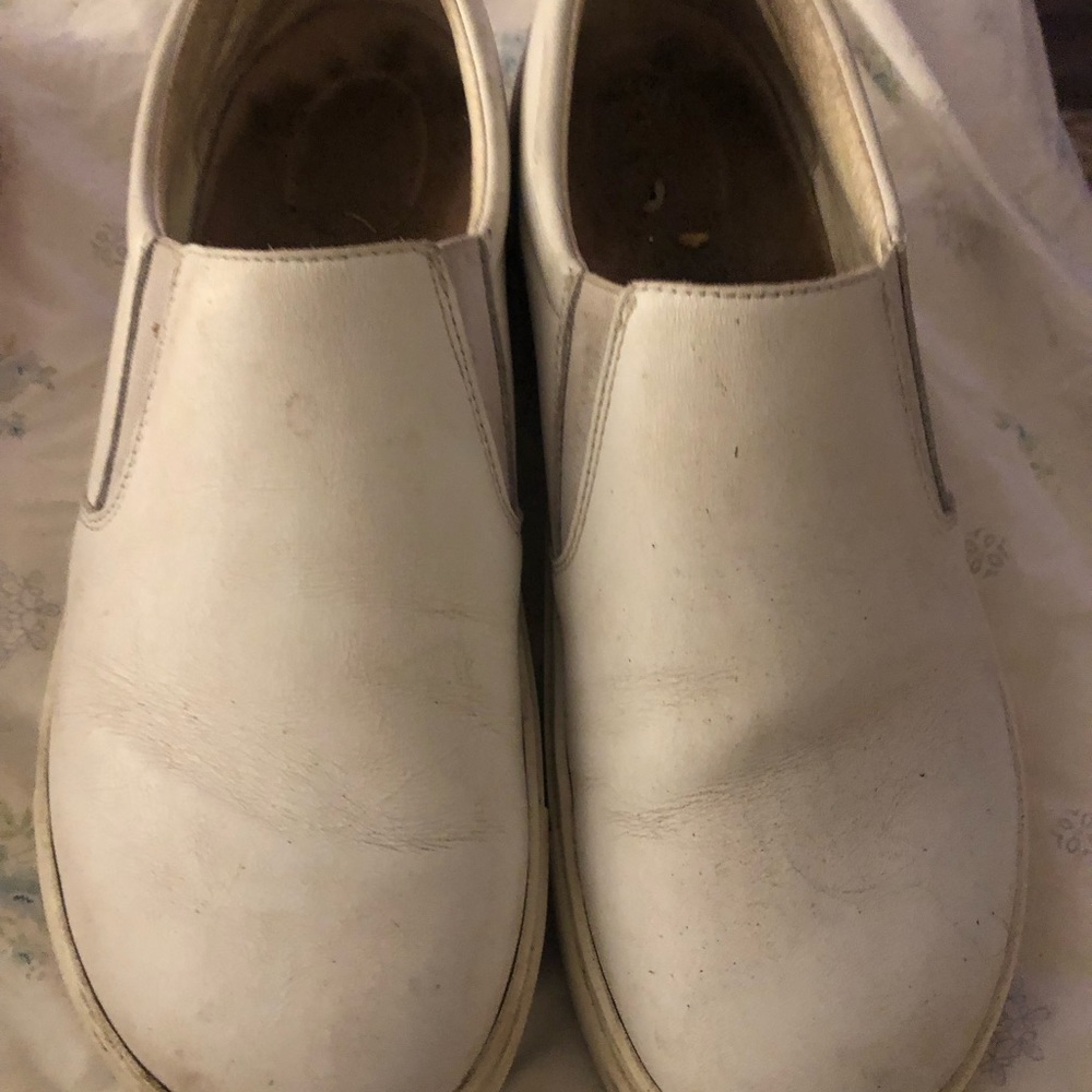 Nice tennis shoes didn’t wear much